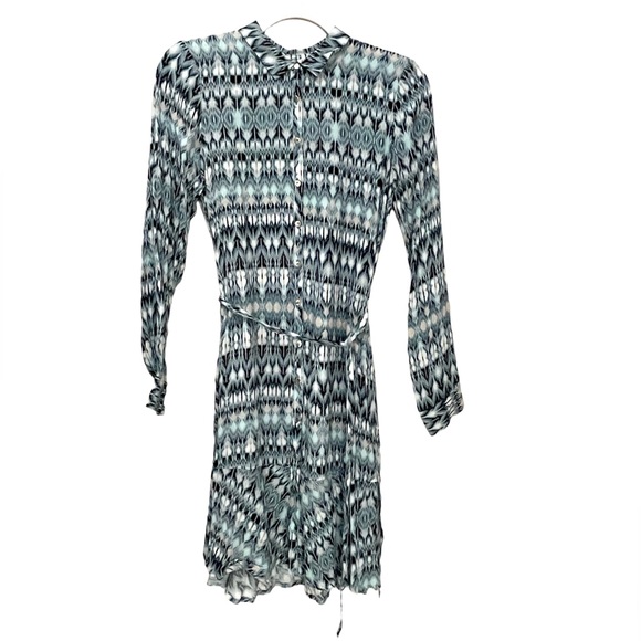 Le Chateau Dress, Long Sleeve, Button down fit and flare, Belted, light Blue, XS - Picture 3 of 6